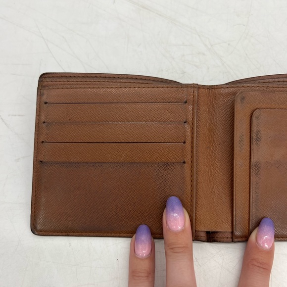 Louis Vuitton monogram bifold wallet - Picture 4 of 12